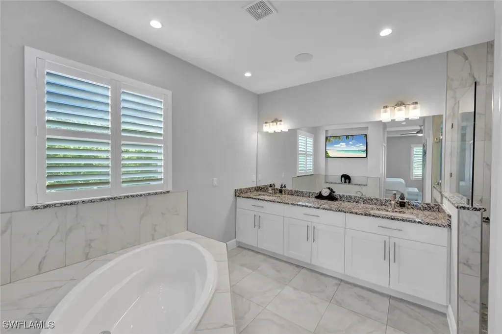 2552 52nd Avenue NE Naples FL 34120
