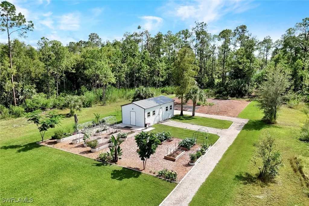 2552 52nd Avenue NE Naples FL 34120