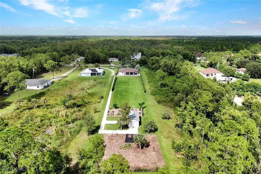 2552 52nd Avenue NE Naples FL 34120