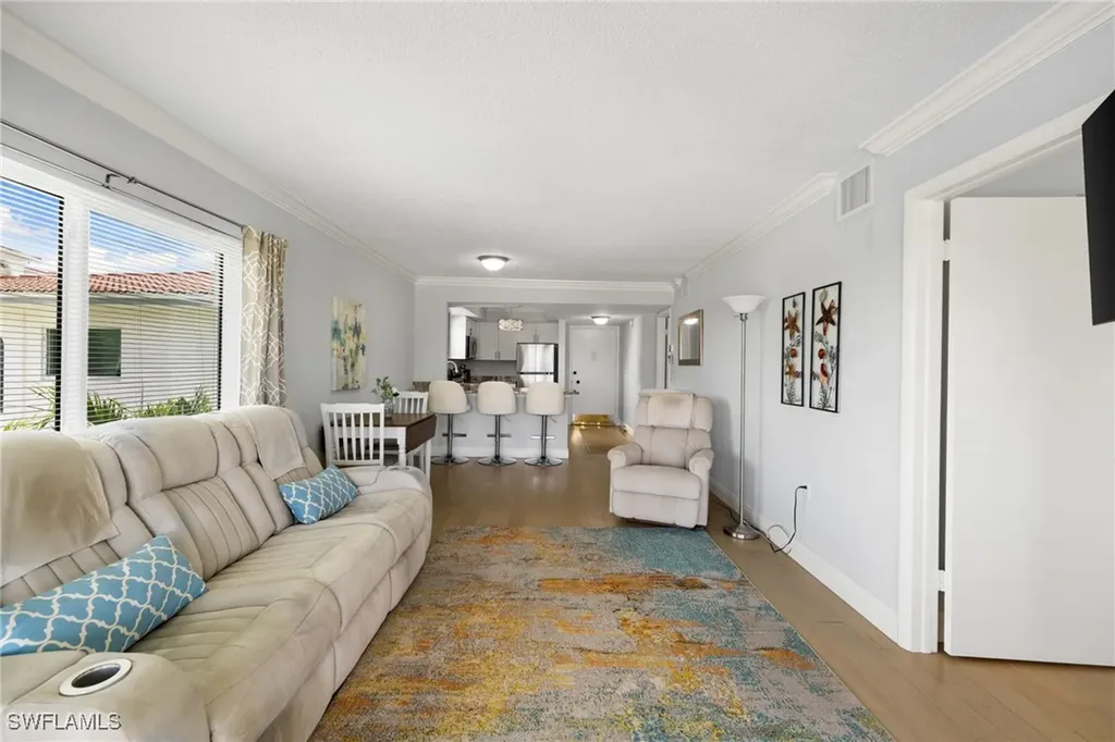 5 High Point Circle W Naples FL 34103