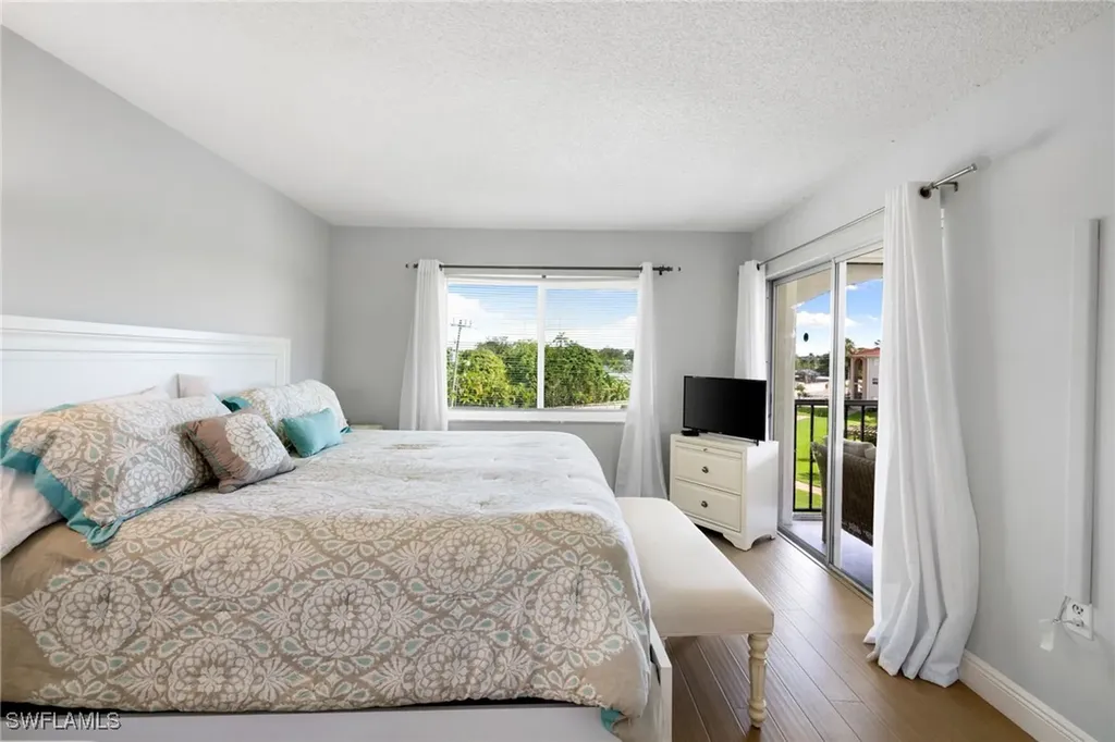 5 High Point Circle W Naples FL 34103