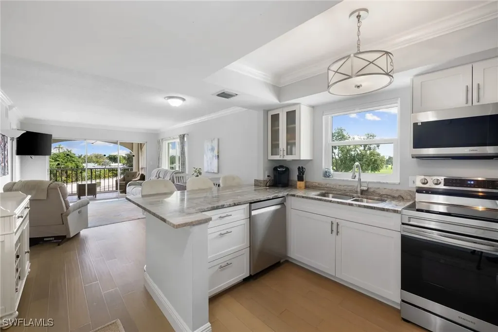 5 High Point Circle W Naples FL 34103
