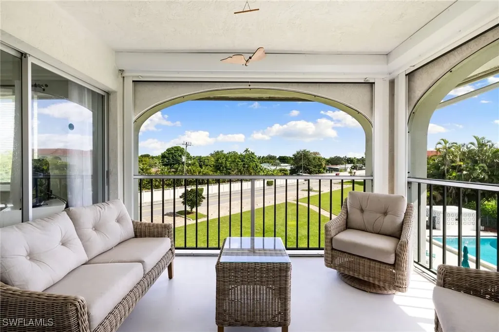 5 High Point Circle W Naples FL 34103