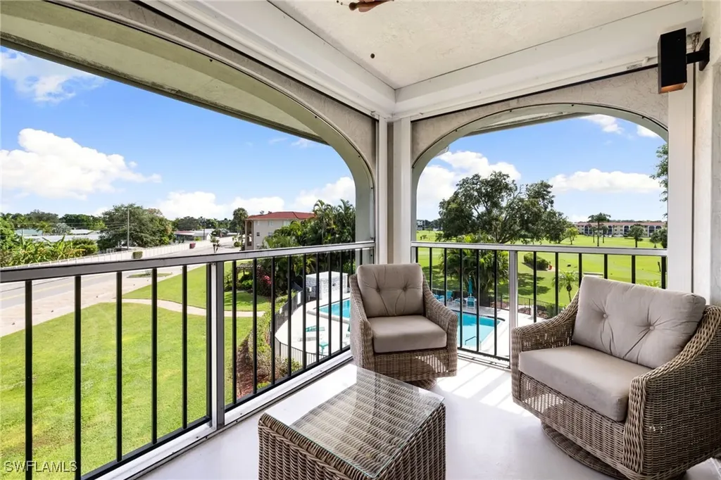 5 High Point Circle W Naples FL 34103
