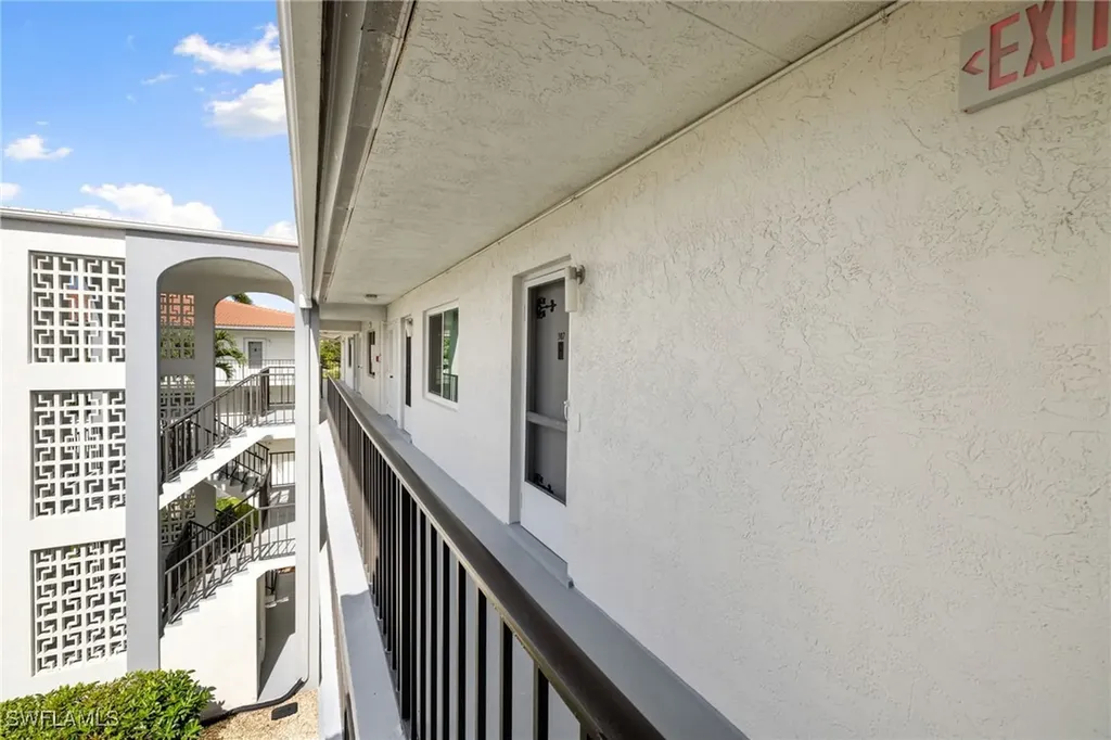 5 High Point Circle W Naples FL 34103