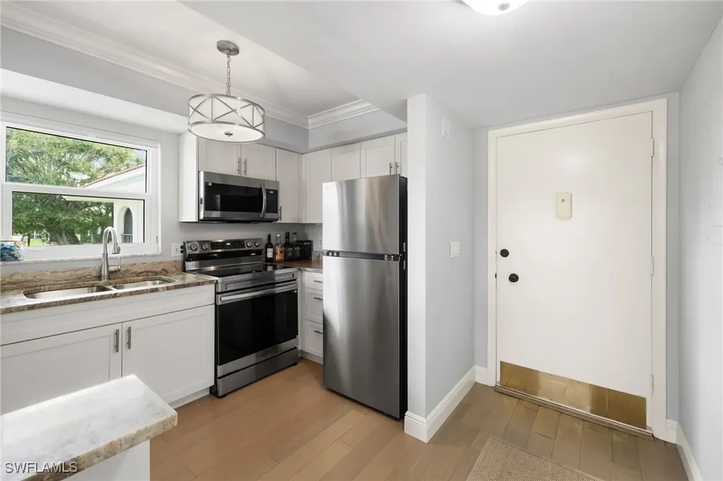 5 High Point Circle W Naples FL 34103