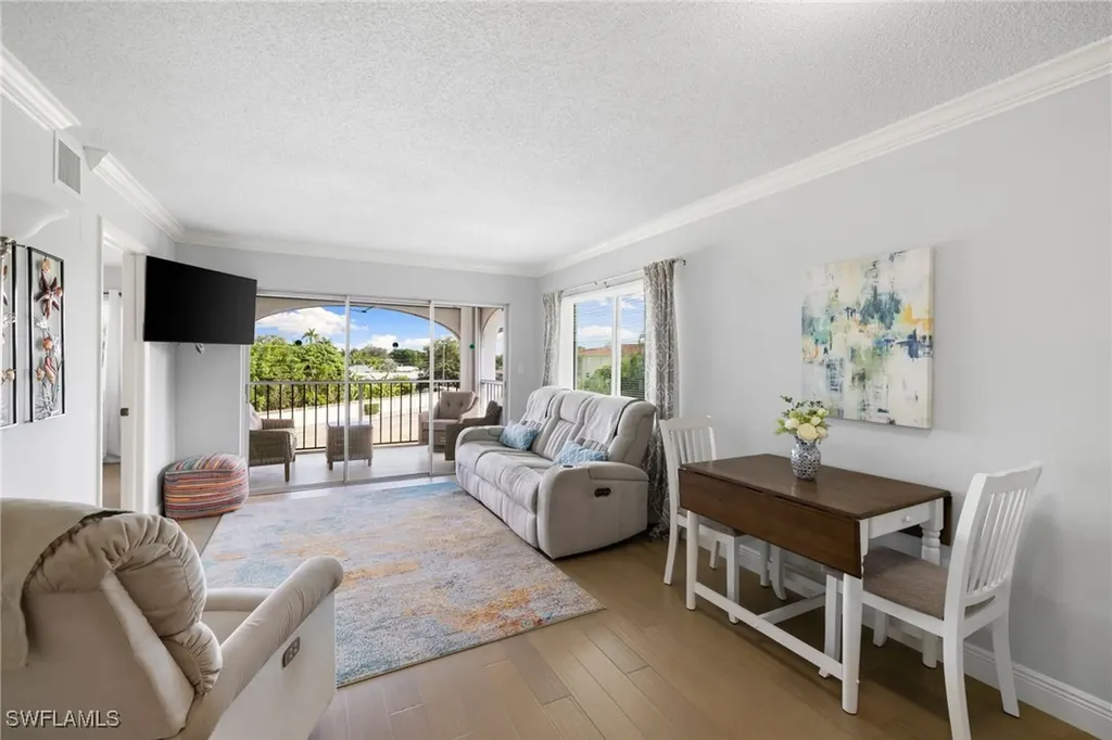 5 High Point Circle W Naples FL 34103