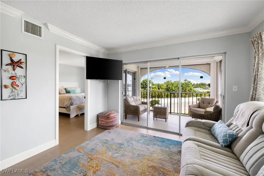 5 High Point Circle W Naples FL 34103