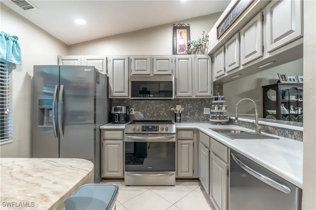 2069 Pine Isle Lane Naples FL 34112