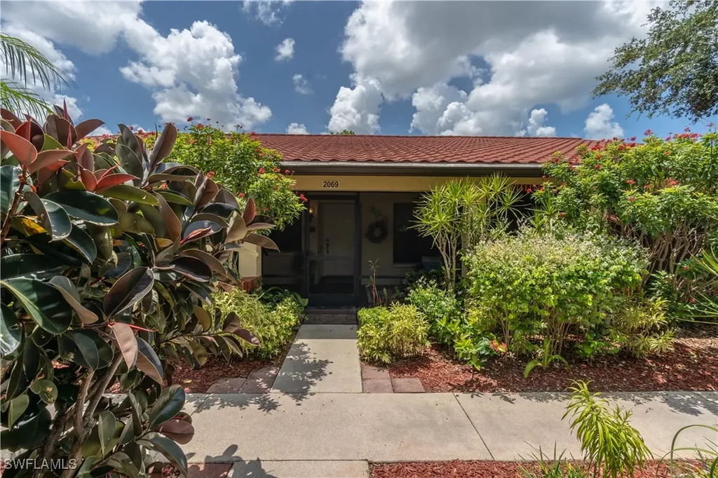 2069 Pine Isle Lane Naples FL 34112