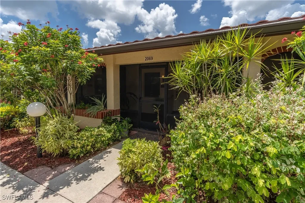 2069 Pine Isle Lane Naples FL 34112