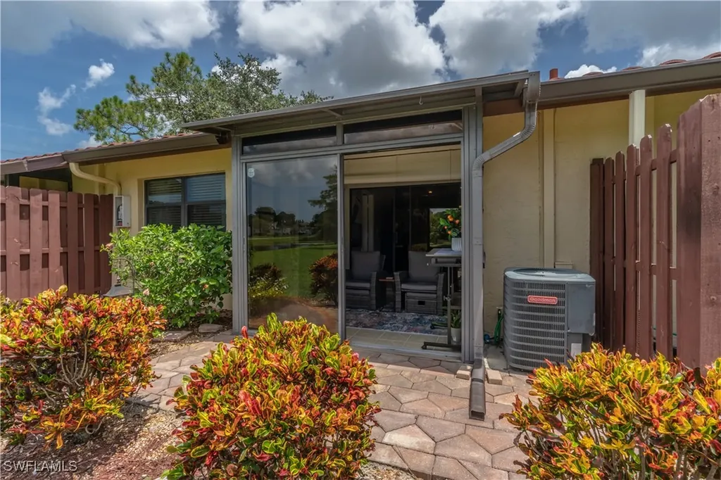 2069 Pine Isle Lane Naples FL 34112