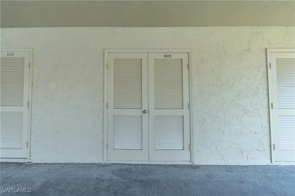 2069 Pine Isle Lane Naples FL 34112