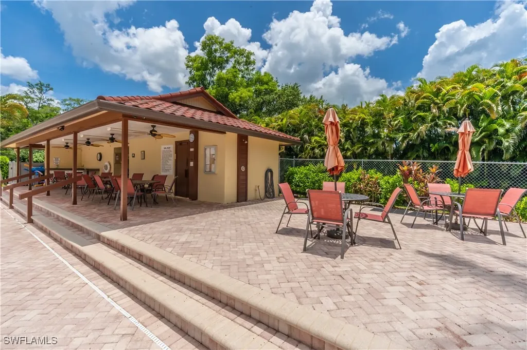 2069 Pine Isle Lane Naples FL 34112