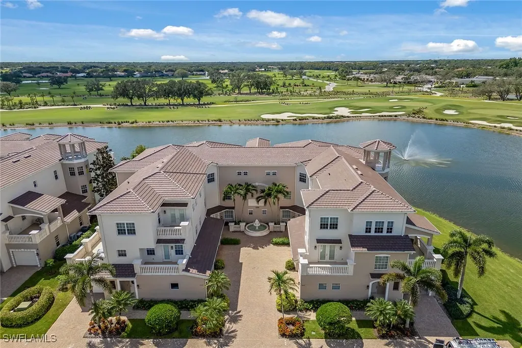 Naples FL, 550 Avellino Isle Circle, Unit 12302