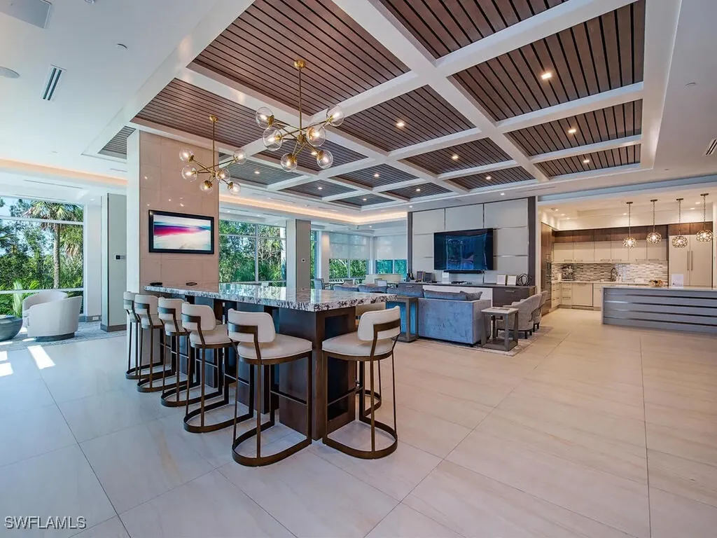 6585 Nicholas Boulevard Naples FL 34108