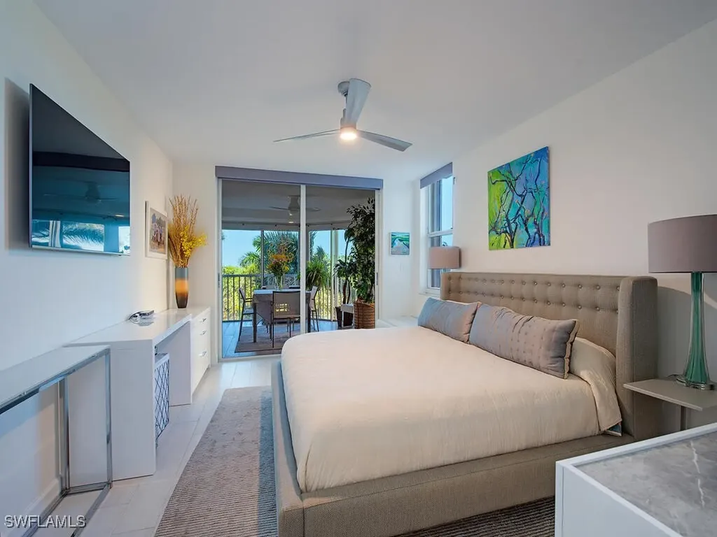 6585 Nicholas Boulevard Naples FL 34108