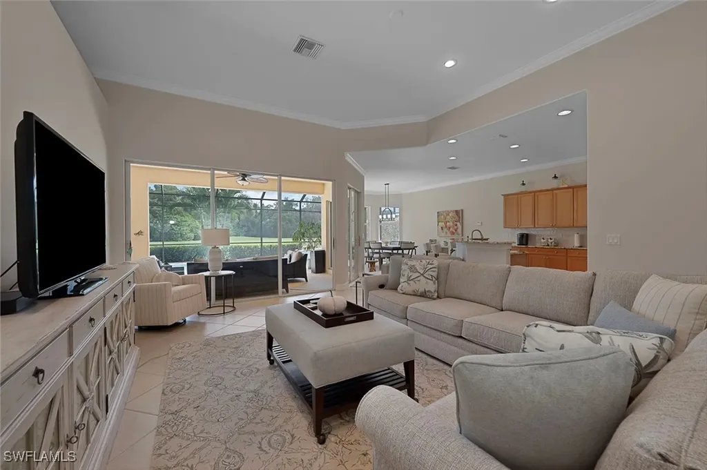 6076 Dogleg Drive Naples FL 34113