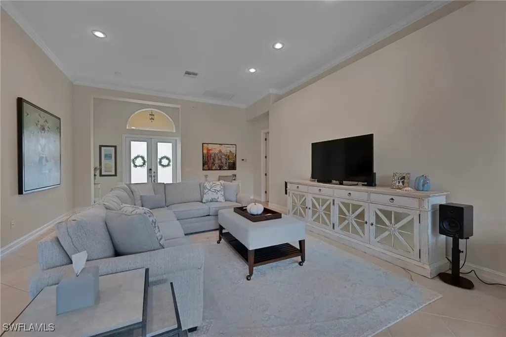 6076 Dogleg Drive Naples FL 34113