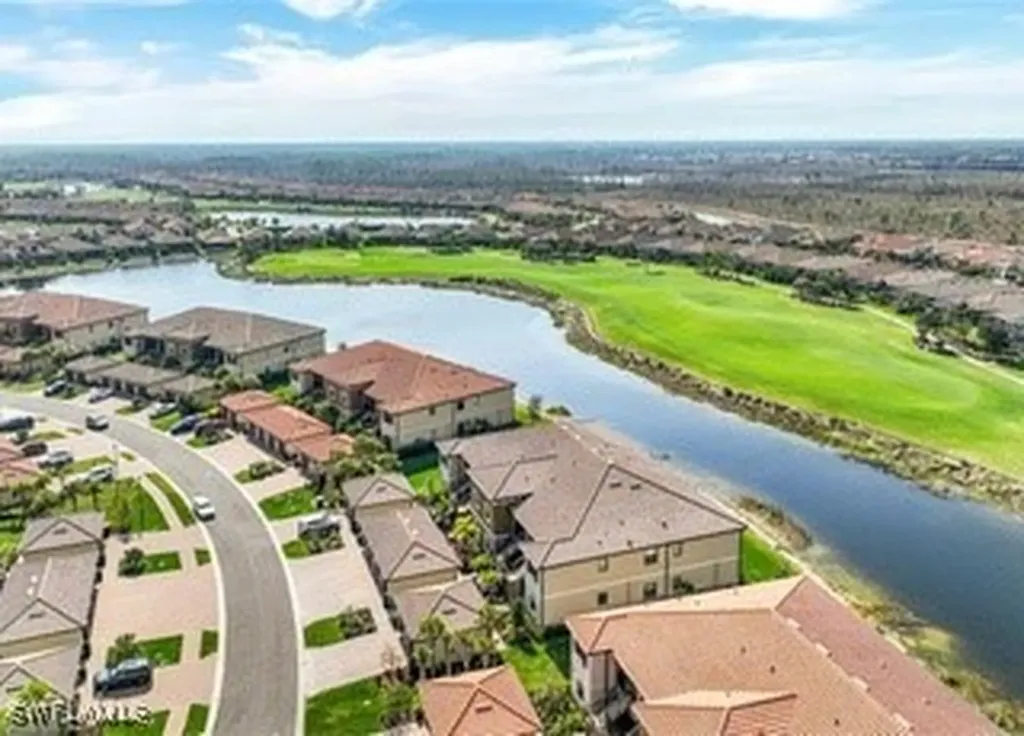 9393 Pocida Court Naples FL 34119