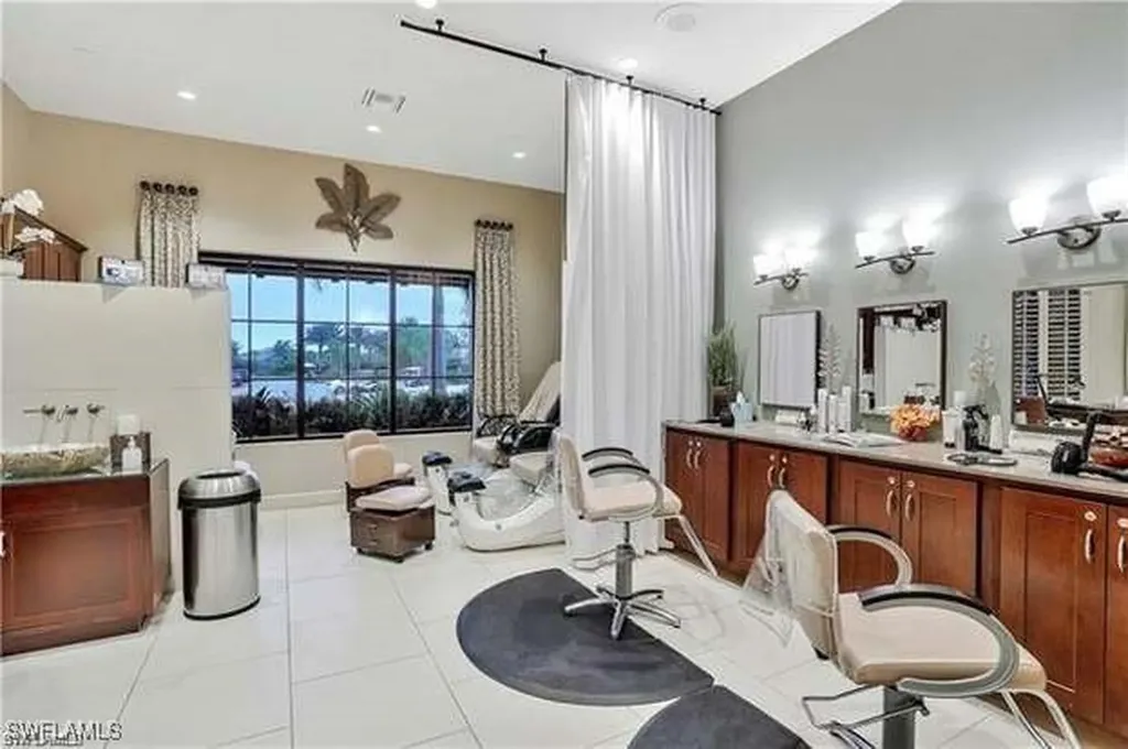 9393 Pocida Court Naples FL 34119