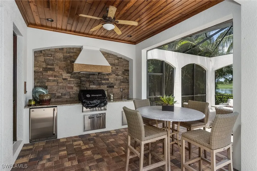 3423 Runaway Court Naples FL 34114