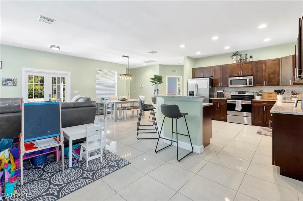 2754 22nd Avenue NE Naples FL 34120