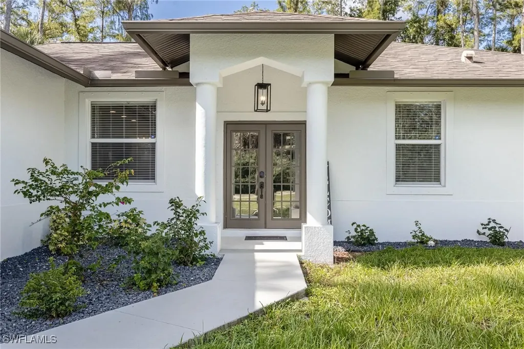 2754 22nd Avenue NE Naples FL 34120