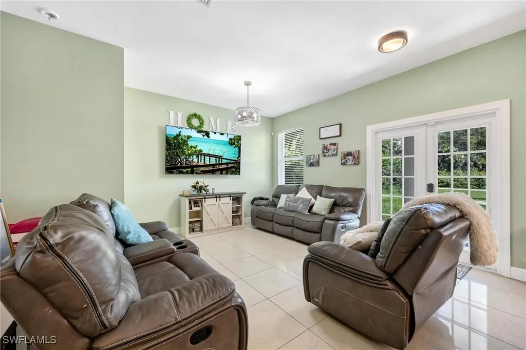 2754 22nd Avenue NE Naples FL 34120