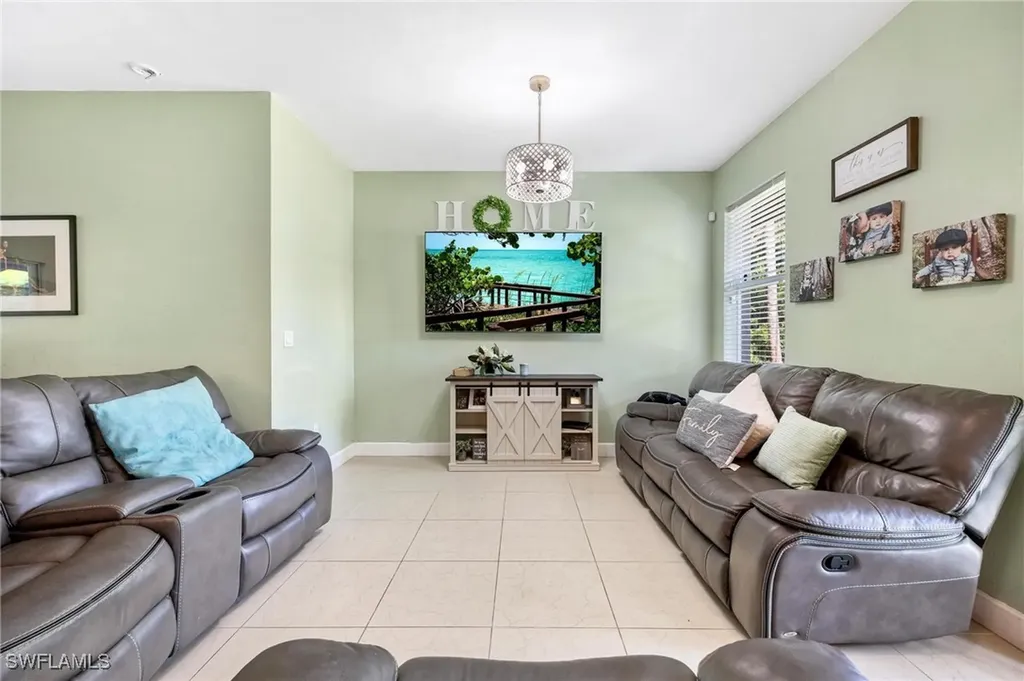 2754 22nd Avenue NE Naples FL 34120
