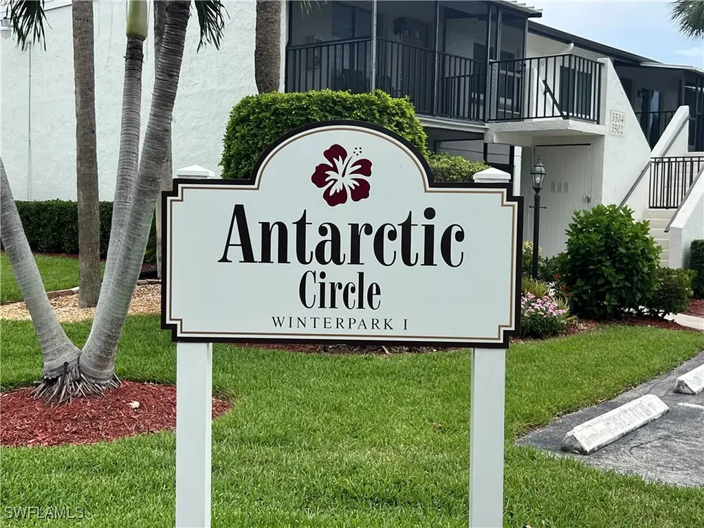 3560 Antarctic Circle Naples FL 34112