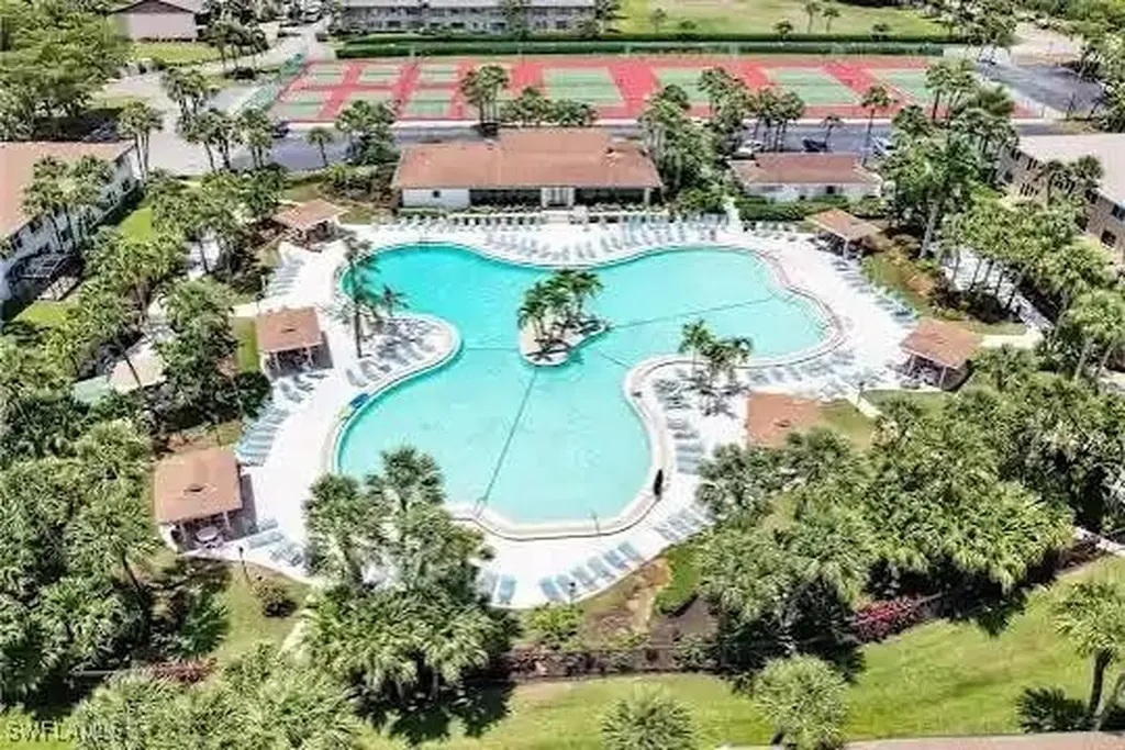 3560 Antarctic Circle Naples FL 34112