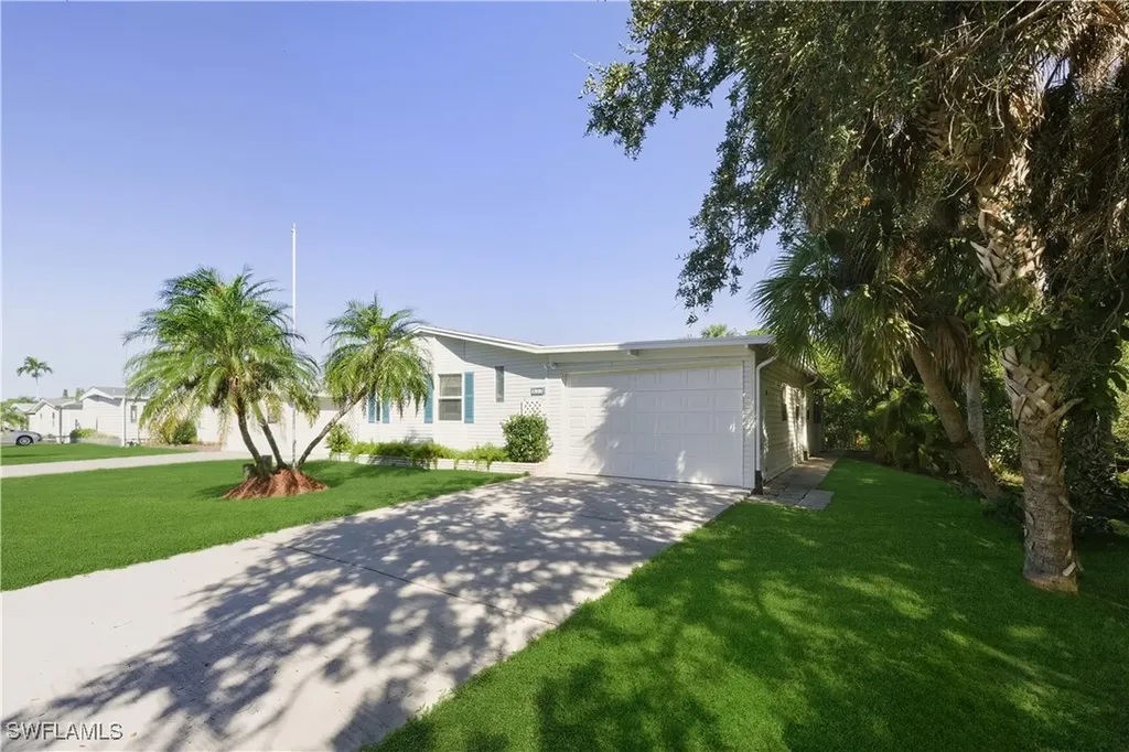 234 Riverwood Road Naples FL 34114