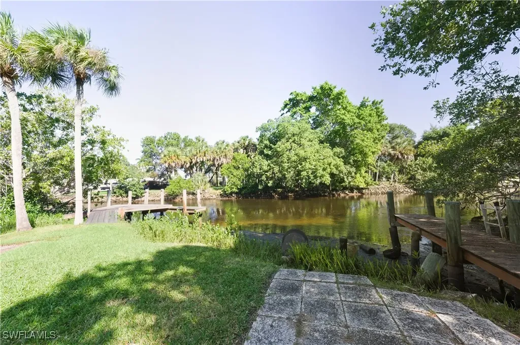 234 Riverwood Road Naples FL 34114