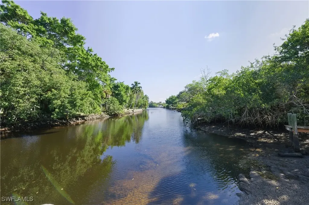 234 Riverwood Road Naples FL 34114