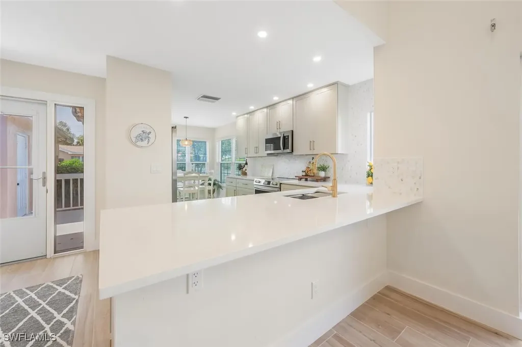 2604 Sailors Way Naples FL 34109
