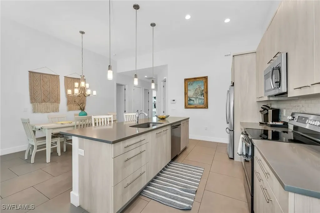 811 108th Avenue N Naples FL 34108