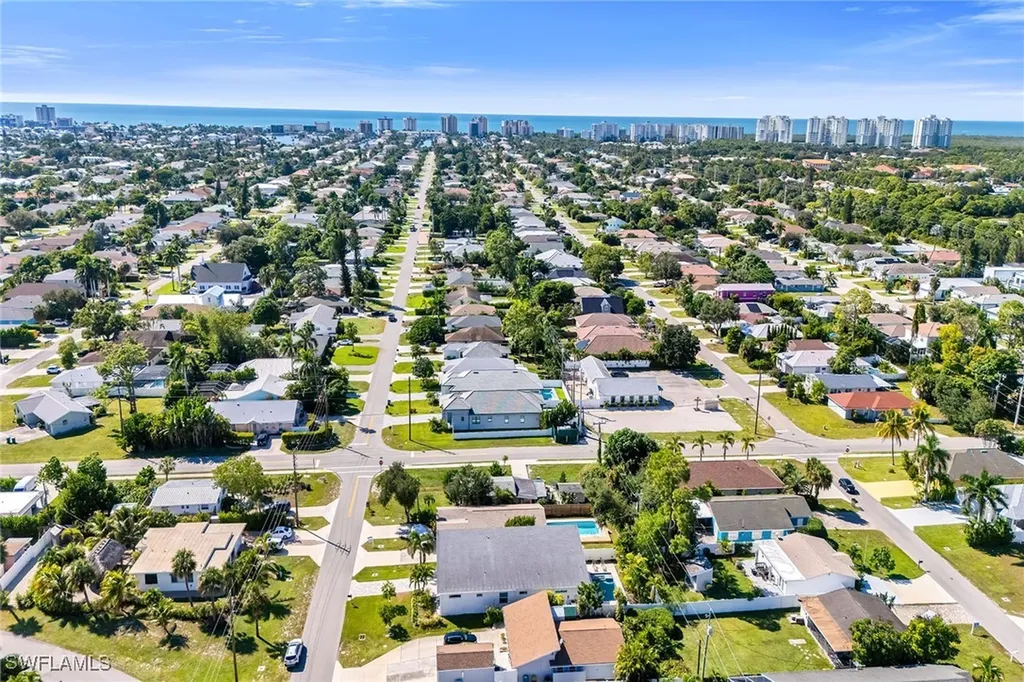 811 108th Avenue N Naples FL 34108