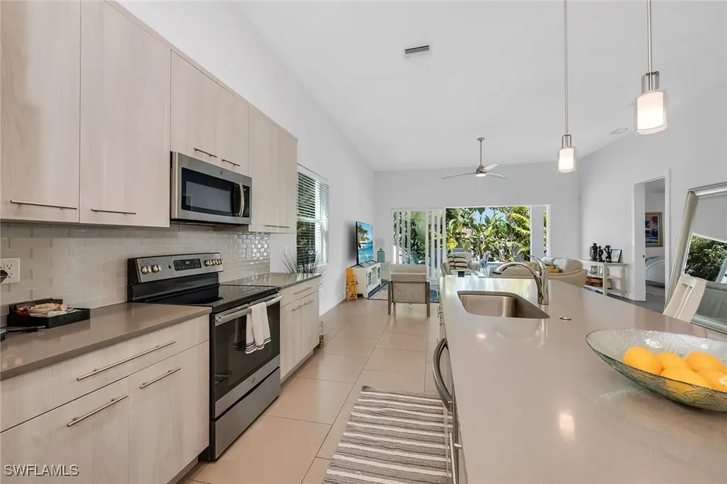 811 108th Avenue N Naples FL 34108