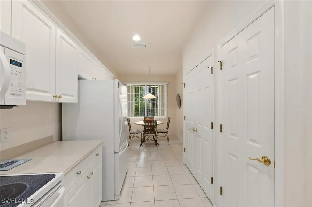 4863 Hampshire Court Naples FL 34112