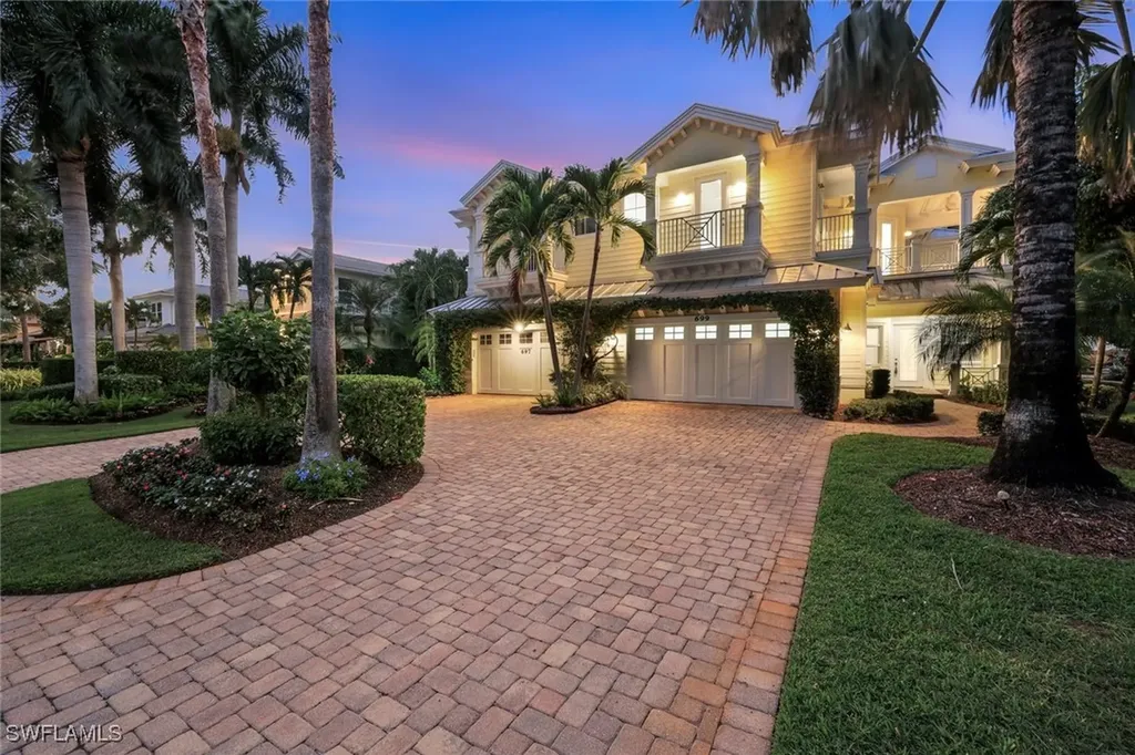 Naples FL, 699 Fairway Terrace