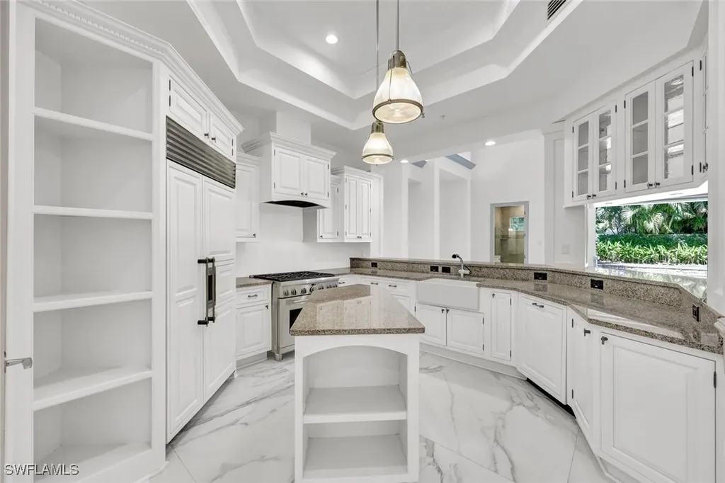 699 Fairway Terrace Naples FL 34103