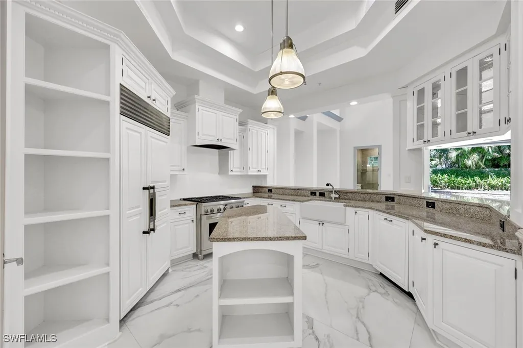 699 Fairway Terrace Naples FL 34103
