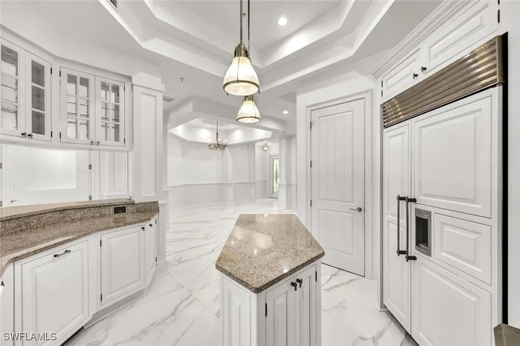 699 Fairway Terrace Naples FL 34103