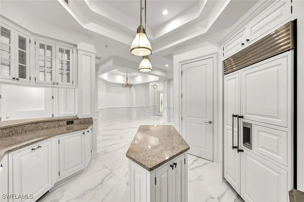 699 Fairway Terrace Naples FL 34103