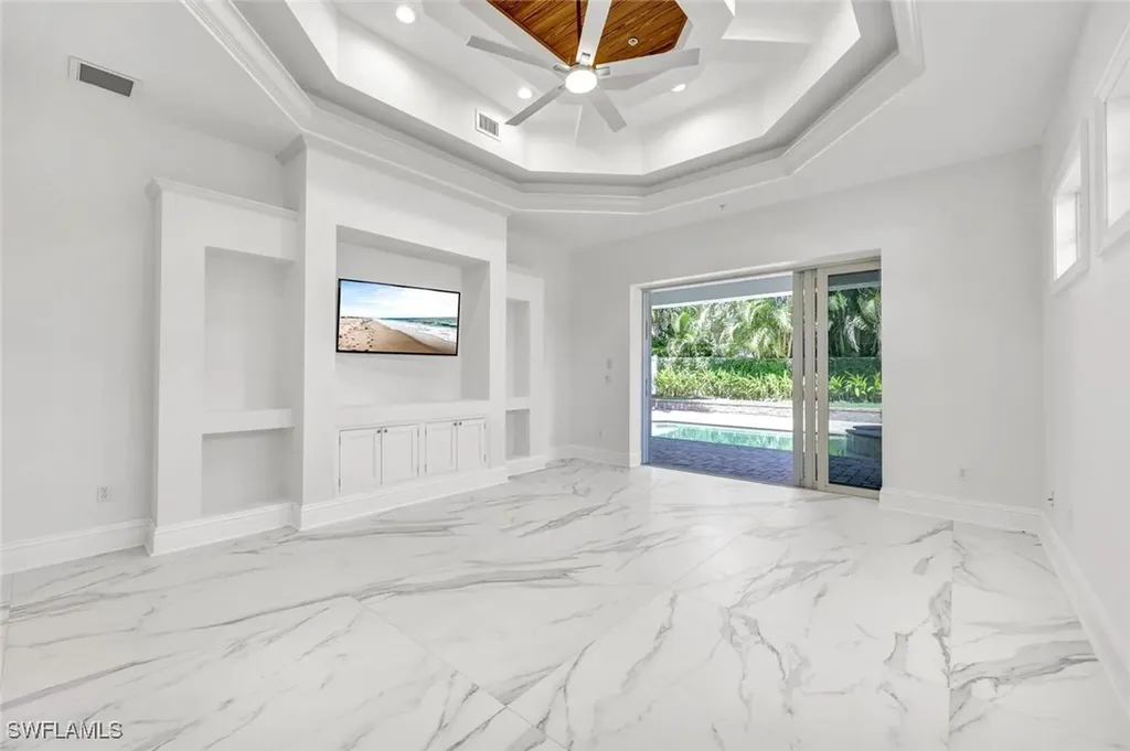 699 Fairway Terrace Naples FL 34103