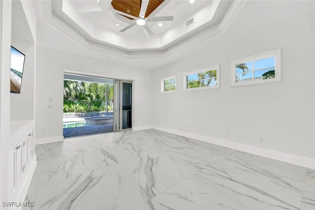 699 Fairway Terrace Naples FL 34103