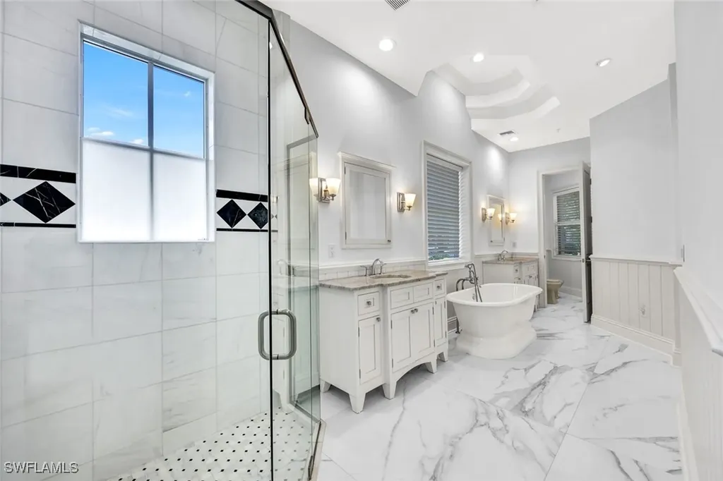 699 Fairway Terrace Naples FL 34103