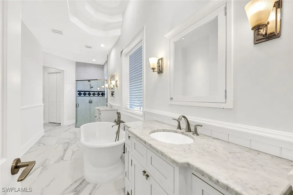 699 Fairway Terrace Naples FL 34103