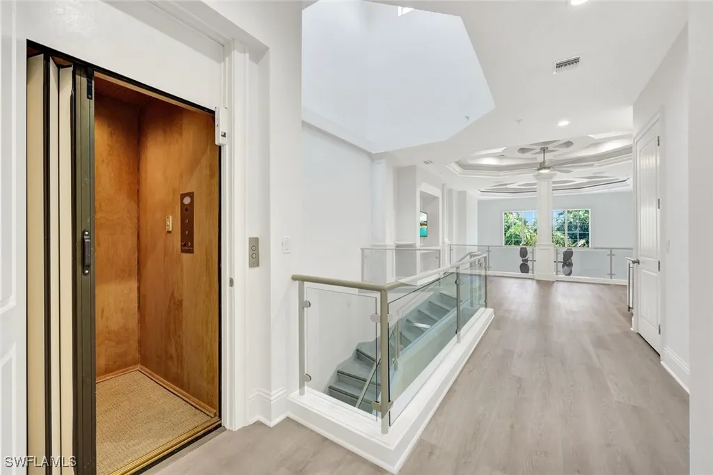 699 Fairway Terrace Naples FL 34103